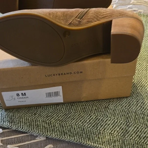 Lucky Brand- Women's Ponic Oil Suede Ankle Booties in Cinder Zip Size,  Size 8M - Picture 6 of 7